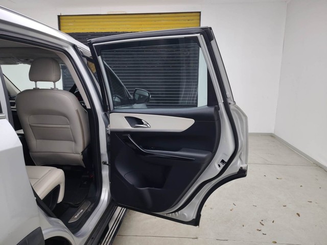 Second-hand 2023 Mahindra XUV700 AX7 AT Luxury Pack BSVI for sale in Visakhapatnam-26