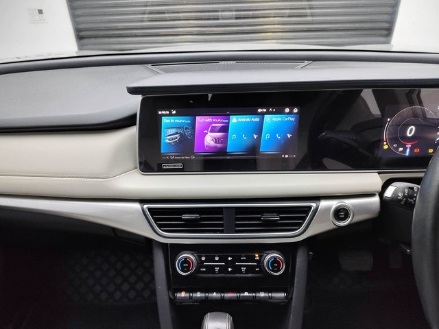 Second-hand 2023 Mahindra XUV700 AX7 AT Luxury Pack BSVI for sale in Visakhapatnam-30