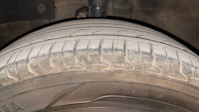 Second-hand 2014 Honda Amaze V for sale in Chennai-24