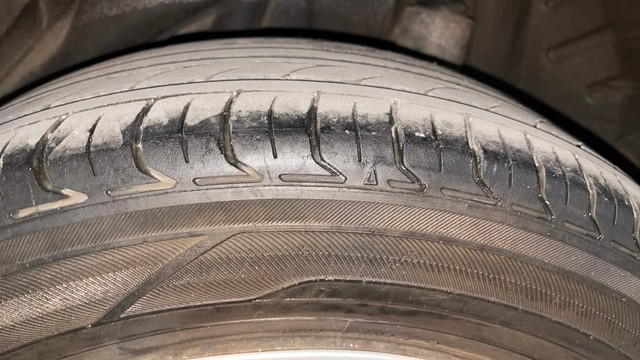 Second-hand 2014 Honda Amaze V for sale in Chennai-28