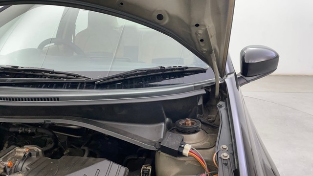 Second-hand 2014 Honda Amaze V for sale in Chennai-37