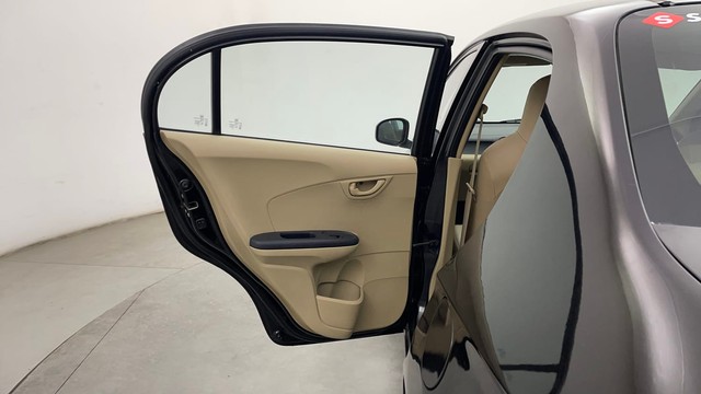 Second-hand 2014 Honda Amaze V for sale in Chennai-23