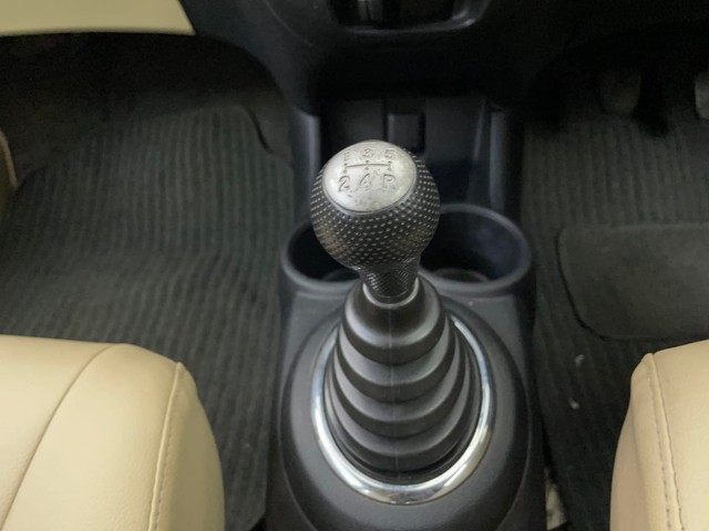 Second-hand 2014 Honda Amaze V for sale in Chennai-12