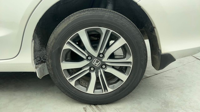 Second-hand 2021 Honda Amaze VX i DTEC for sale in Chennai-19