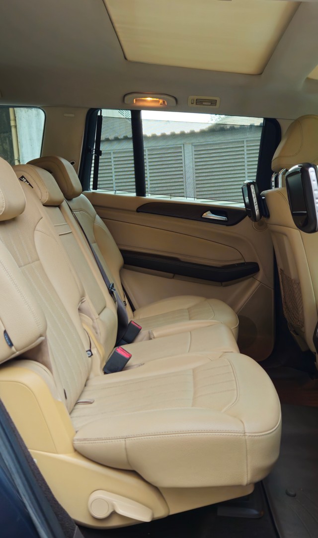 Mercedes-Benz GLS 350d 4MATIC Second-hand 2016 Mercedes-Benz GLS 350d 4MATIC for sale in Mumbai-16