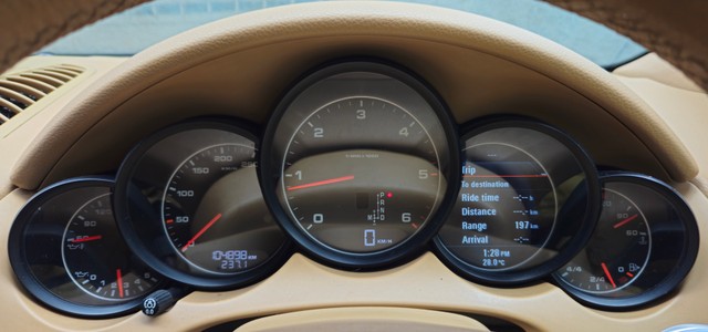 Second-hand 2013 Porsche Cayenne Diesel for sale in Mumbai-13