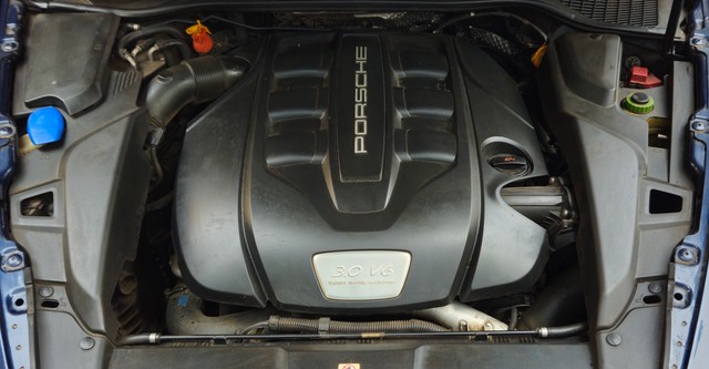 Second-hand 2013 Porsche Cayenne Diesel for sale in Mumbai-7