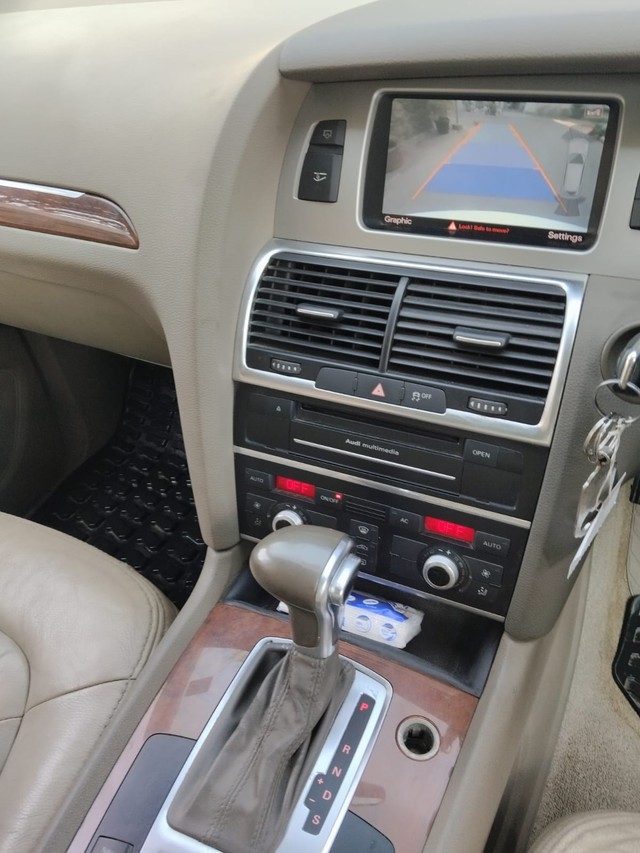 Second-hand 2013 Audi Q7 4.2 TDI quattro for sale in Chennai-14