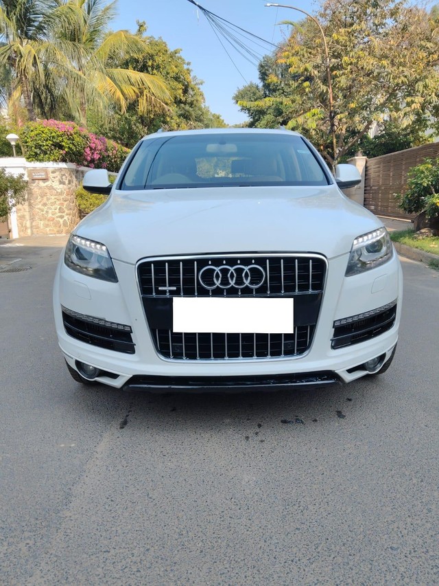 Second-hand 2013 Audi Q7 4.2 TDI quattro for sale in Chennai-5