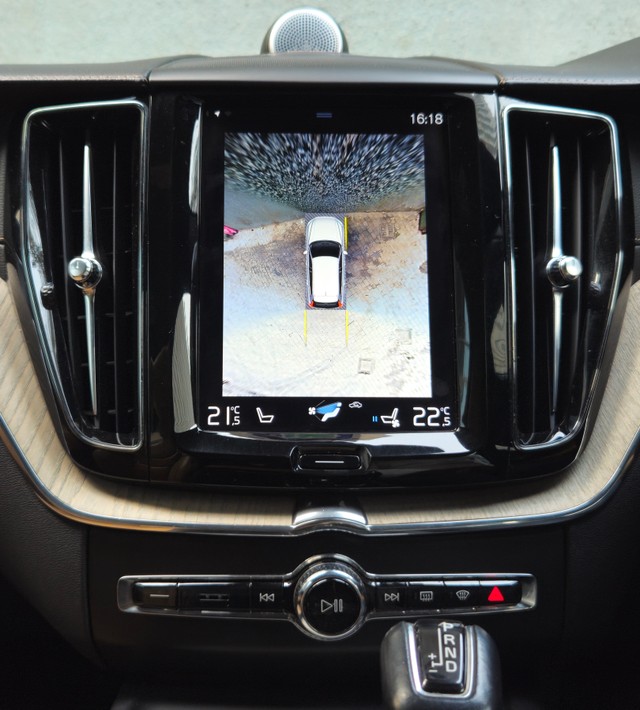 Second-hand 2020 Volvo XC60 Inscription D5 BSIV for sale in Mumbai-17