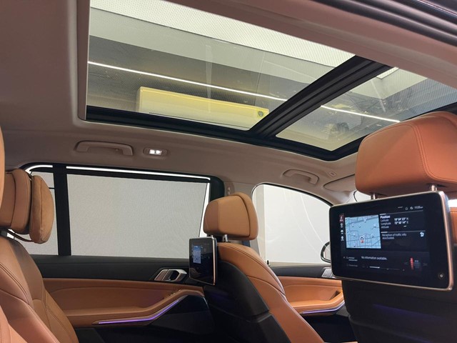 Second-hand 2021 BMW X7 xDrive30d DPE Signature for sale in Mumbai-21