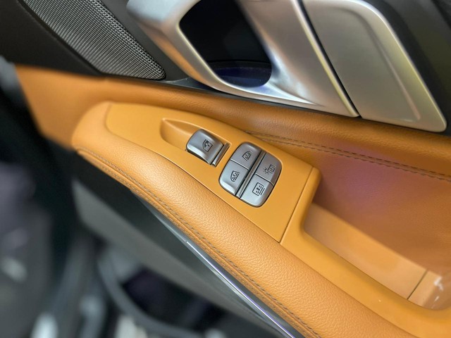 Second-hand 2021 BMW X7 xDrive30d DPE Signature for sale in Mumbai-16