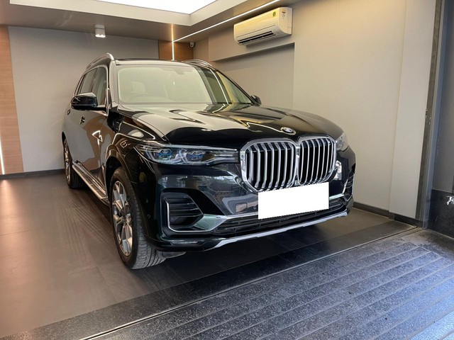 Second-hand 2021 BMW X7 xDrive30d DPE Signature for sale in Mumbai-1