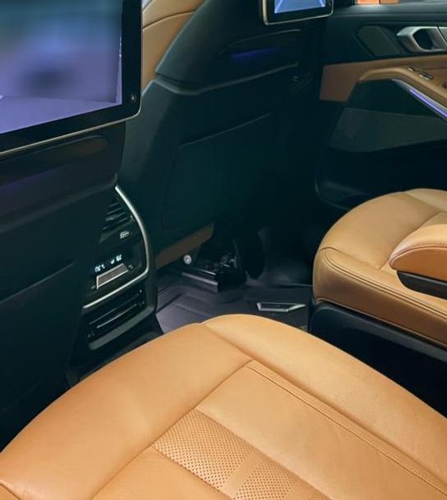 Second-hand 2021 BMW X7 xDrive30d DPE Signature for sale in Mumbai-4