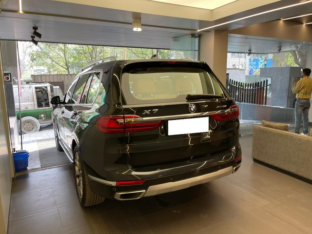 Second-hand 2021 BMW X7 xDrive30d DPE Signature for sale in Mumbai-6
