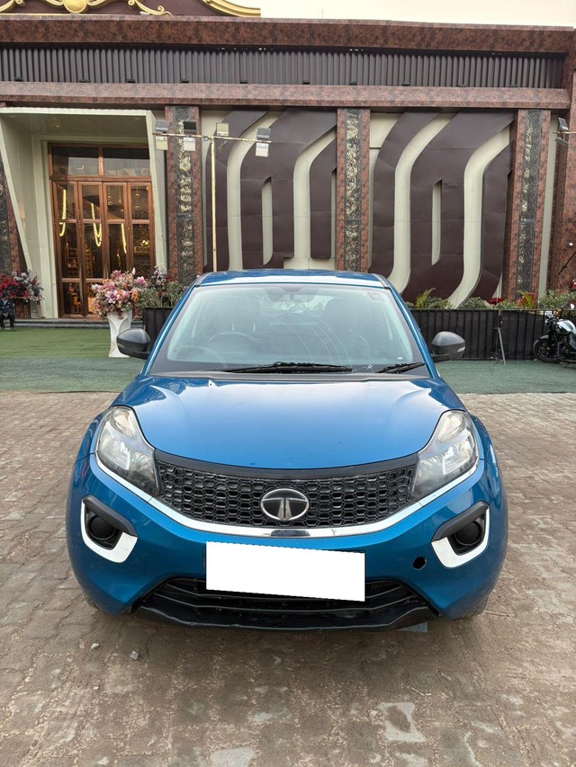 Tata Nexon 1.2 Revotron XE Second-hand 2018 Tata Nexon 1.2 Revotron XE for sale in New Delhi-0