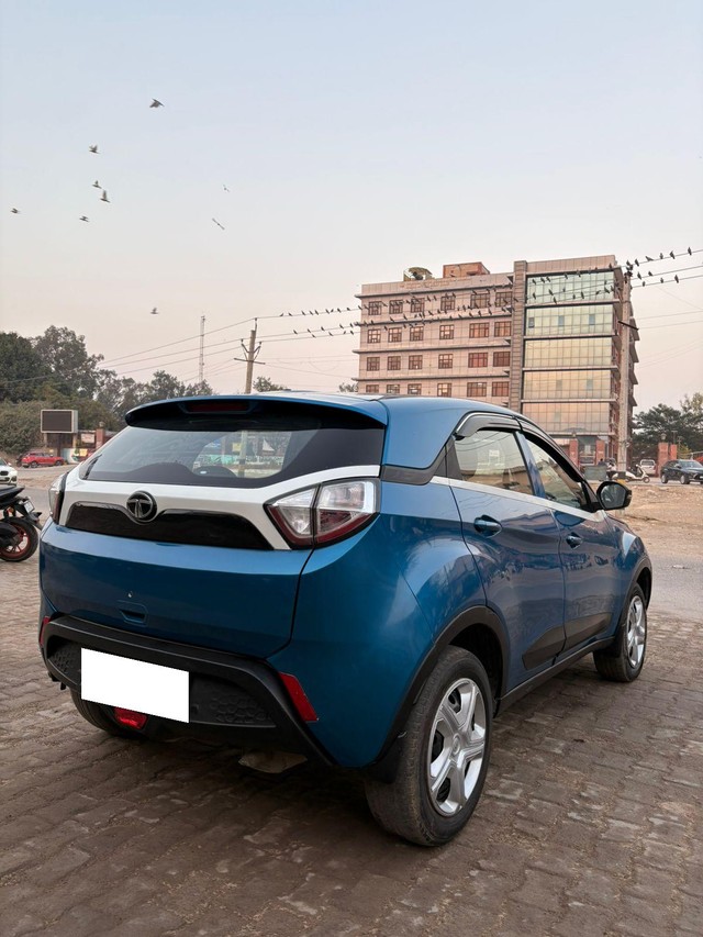 Tata Nexon 1.2 Revotron XE Second-hand 2018 Tata Nexon 1.2 Revotron XE for sale in New Delhi-5