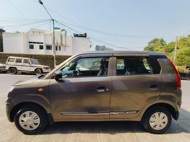 Second-hand 2021 Maruti Suzuki Wagon R CNG LXI Opt for sale in Mumbai-3