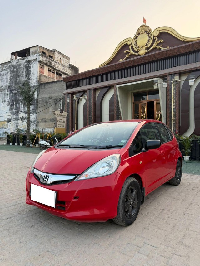 Second-hand 2012 Honda Jazz S for sale in New Delhi-3