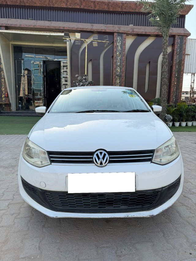 Second-hand 2012 Volkswagen Polo Petrol Trendline 1.2L for sale in New Delhi-3