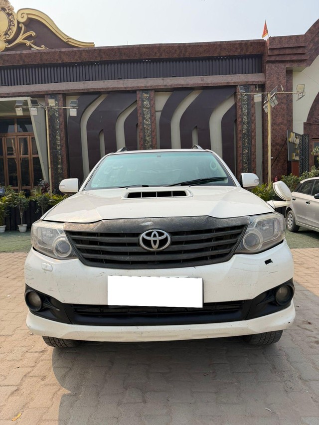 Second-hand 2014 Toyota Fortuner 4x2 Manual for sale in New Delhi-5