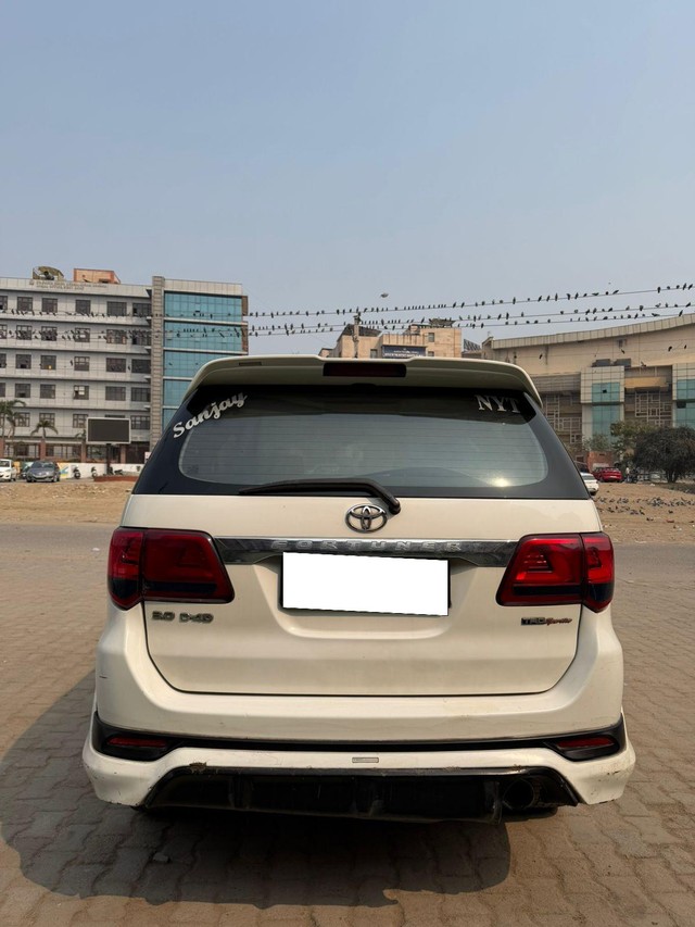 Second-hand 2014 Toyota Fortuner 4x2 Manual for sale in New Delhi-2