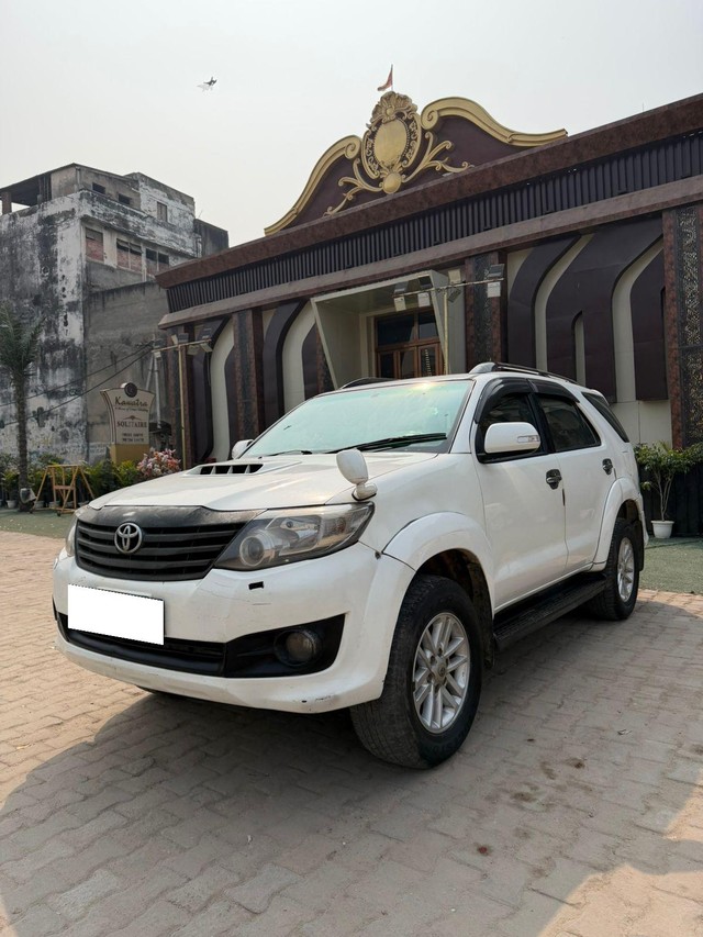 Second-hand 2014 Toyota Fortuner 4x2 Manual for sale in New Delhi-4