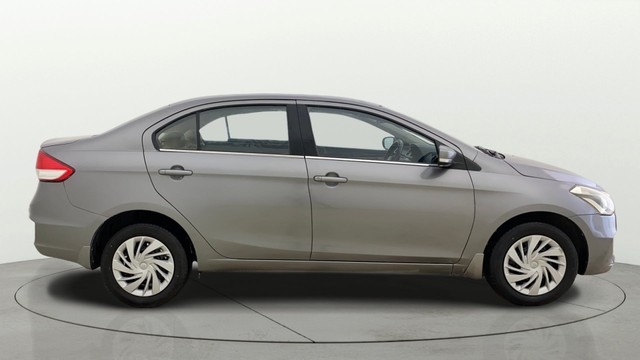 Second-hand 2018 Maruti Suzuki Ciaz Delta BSIV for sale in Ahmedabad-12