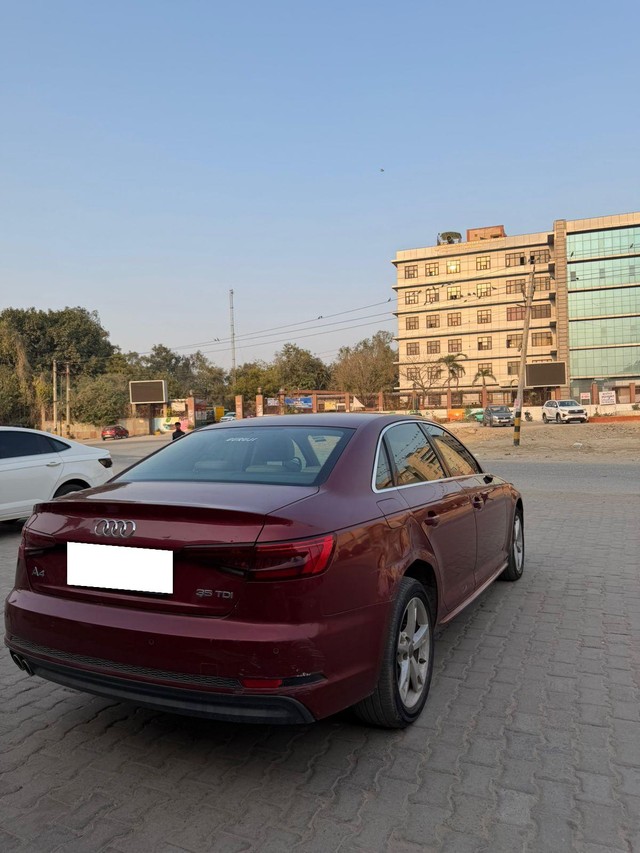 Second-hand 2018 Audi A4 35 TDI Technology for sale in New Delhi-10