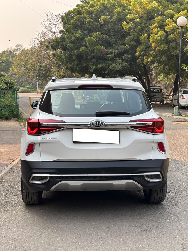 Second-hand 2020 Kia Seltos HTX IVT G for sale in New Delhi-2