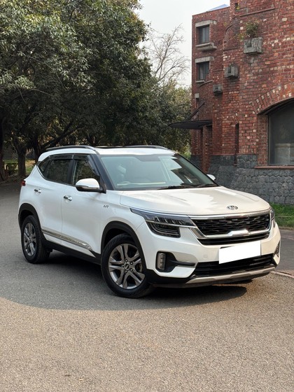 Second-hand 2020 Kia Seltos HTX IVT G for sale in New Delhi