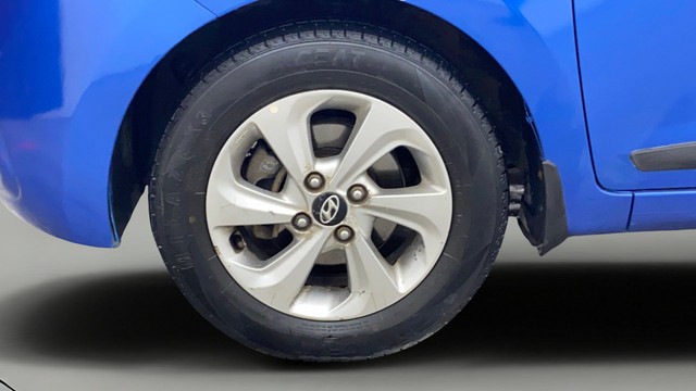 Second-hand 2017 Hyundai Xcent 1.2 VTVT SX for sale in Chennai-29