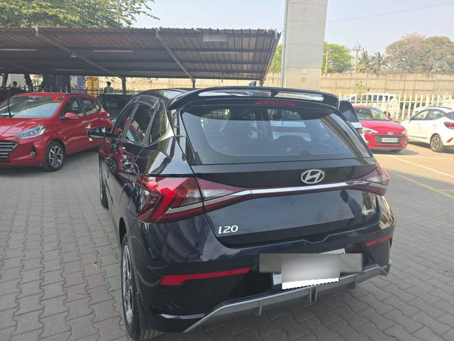 Second-hand 2024 Hyundai i20 Sportz IVT for sale in Bangalore-5