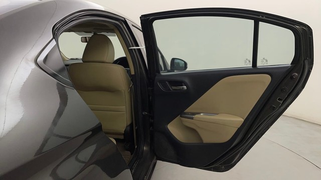 Second-hand 2016 Honda City VX MT for sale in Bangalore-29