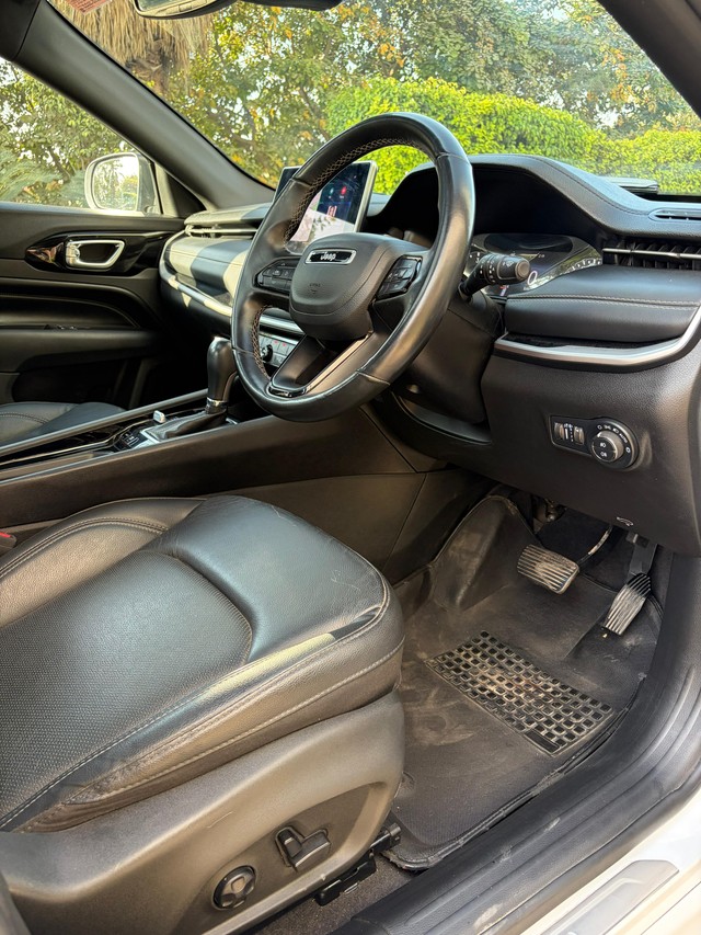 Second-hand 2022 Jeep Compass 2.0 Anniversary Edition 4X4 AT BSVI for sale in New Delhi-3