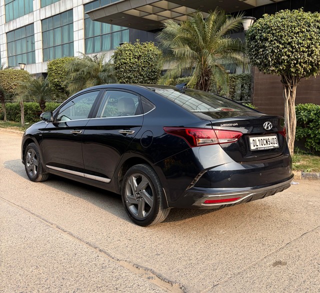 Second-hand 2020 Hyundai Verna SX IVT for sale in New Delhi-3