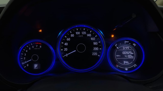 Second-hand 2015 Honda City VX MT for sale in Bangalore-13