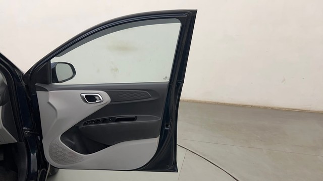 Second-hand 2022 Hyundai Grand i10 Nios Sportz CNG for sale in Mumbai-16