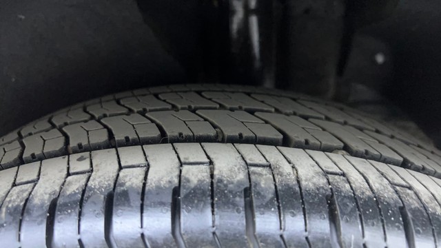 Second-hand 2022 Kia Carens Prestige Plus Diesel for sale in Hyderabad-32