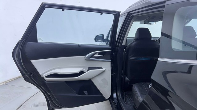 Second-hand 2022 Kia Carens Prestige Plus Diesel for sale in Hyderabad-36