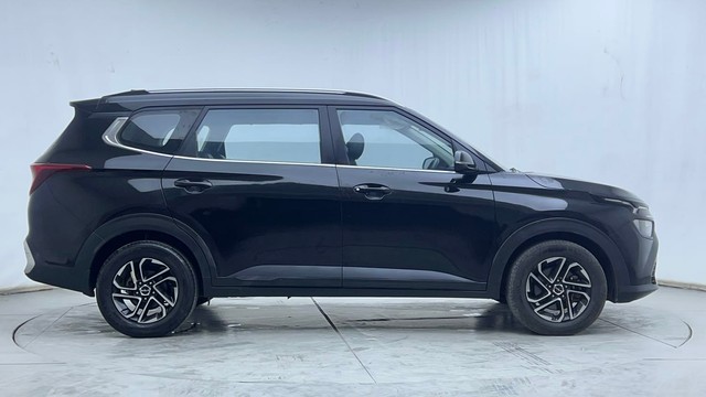 Second-hand 2022 Kia Carens Prestige Plus Diesel for sale in Hyderabad-2