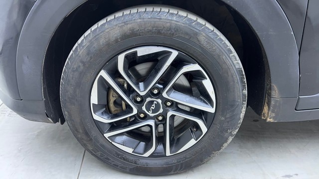 Second-hand 2022 Kia Carens Prestige Plus Diesel for sale in Hyderabad-20