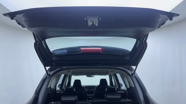 Second-hand 2022 Kia Carens Prestige Plus Diesel for sale in Hyderabad-30