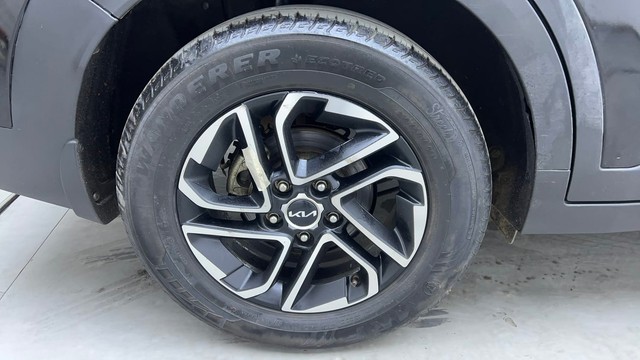 Second-hand 2022 Kia Carens Prestige Plus Diesel for sale in Hyderabad-18