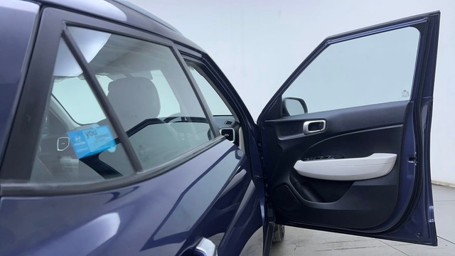 Second-hand 2023 Hyundai Venue SX for sale in Hyderabad-16