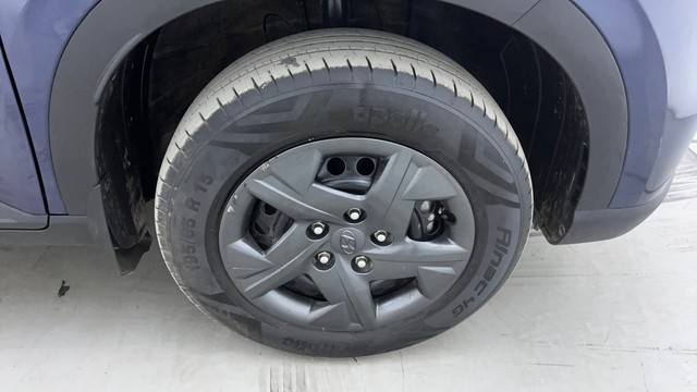 Second-hand 2023 Hyundai Venue SX for sale in Hyderabad-17