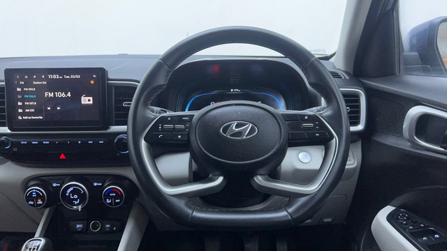 Second-hand 2023 Hyundai Venue SX for sale in Hyderabad-26