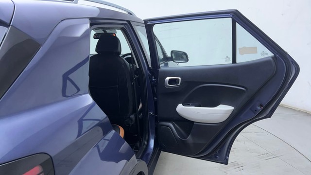 Second-hand 2023 Hyundai Venue SX for sale in Hyderabad-24