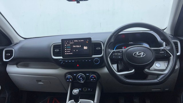 Second-hand 2023 Hyundai Venue SX for sale in Hyderabad-11