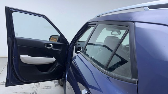 Second-hand 2023 Hyundai Venue SX for sale in Hyderabad-31